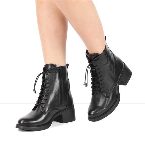 Kadın Siyah Bağcıklı Fermuarlı Deri Bot
