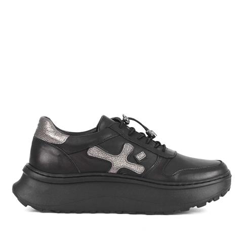 Kadın Siyah Bağcıklı Kalın Tabanlı Deri Sneaker