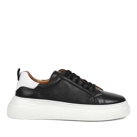 Kadın Siyah Bağcıklı Kalın Tabanlı Deri Sneaker