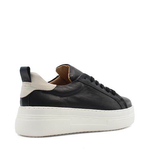 Kadın Siyah Bağcıklı Kalın Tabanlı Deri Sneaker