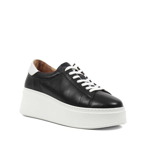 Kadın Siyah Bağcıklı Kalın Tabanlı Deri Sneaker