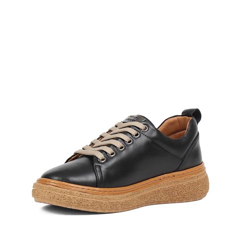 Kadın Siyah Bağcıklı Kalın Tabanlı Deri Ayakkabı