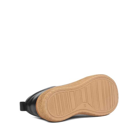 Kadın Siyah Bağcıklı Kalın Tabanlı Deri Ayakkabı