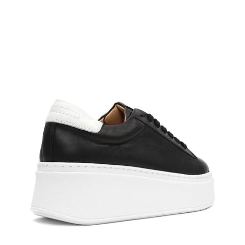 Kadın Siyah Bağcıklı Kalın Tabanlı Deri Sneaker