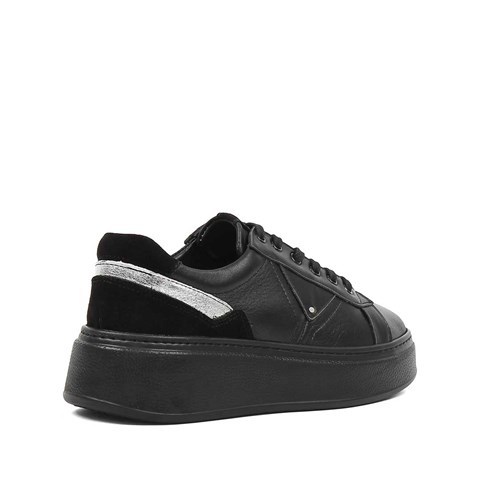 Kadın Siyah Bağcıklı Kalın Tabanlı Deri Sneaker