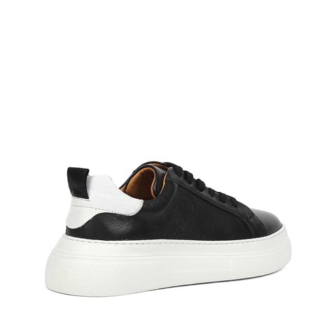 Kadın Siyah Bağcıklı Kalın Tabanlı Deri Sneaker