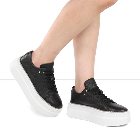 Kadın Siyah Bağcıklı Kalın Tabanlı Deri Sneaker