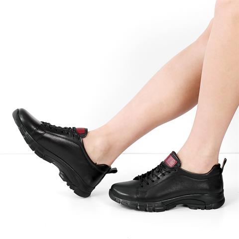 Kadın Siyah Bağcıklı Kalın Tabanlı Deri Ayakkabı