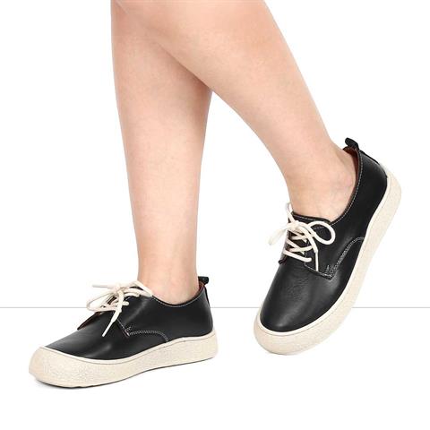 Kadın Siyah Bağcıklı Kalın Tabanlı Deri Ayakkabı
