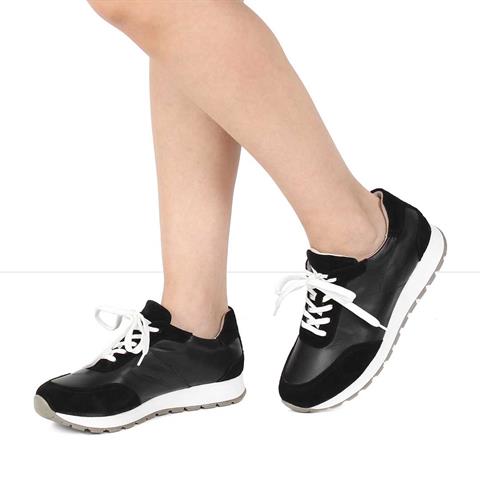 Kadın Siyah Bağcıklı Kalın Tabanlı Süet Deri Sneaker