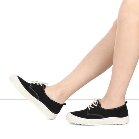 Kadın Siyah Bağcıklı Kalın Tabanlı Süet Deri Ayakkabı