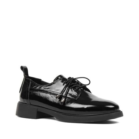 Kadın Siyah Bağcıklı Rugan Deri Günlük Ayakkabı