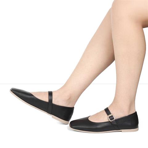 Kadın Siyah Bantlı Küt Burun Deri Babet