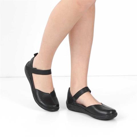 Kadın Siyah Bantlı Önü Kapalı Deri Ayakkabı