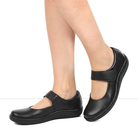 Kadın Siyah Bilekten Bantlı Deri Ayakkabı