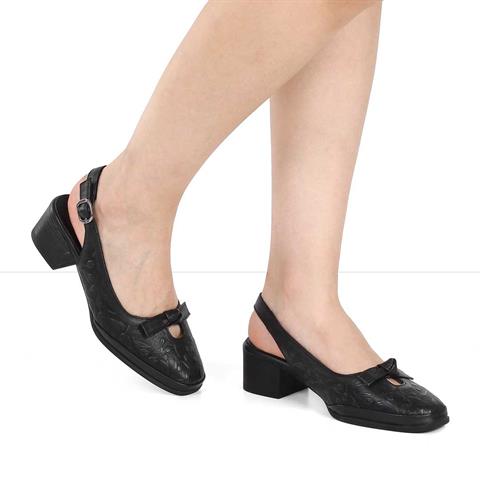 Kadın Siyah Bilekten Bantlı Deri Klasik Ayakkabı