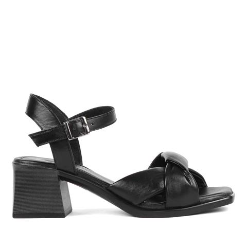 Kadın Siyah Bilekten Bantlı Deri Sandalet