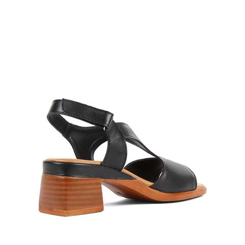 Kadın Siyah Bilekten Bantlı Deri Sandalet