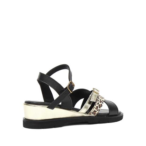 Kadın Siyah Bilekten Tokalı Deri Sandalet