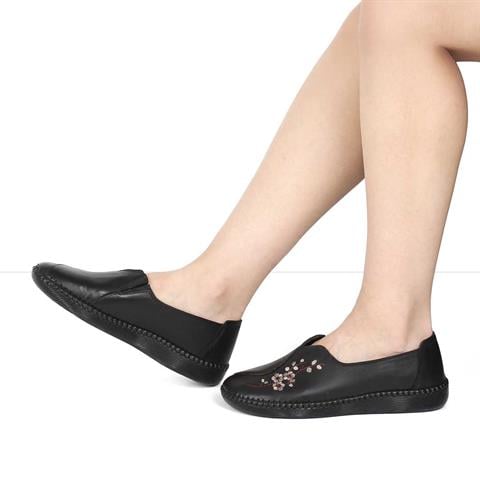 Kadın Siyah Çiçek Detaylı Deri Ayakkabı