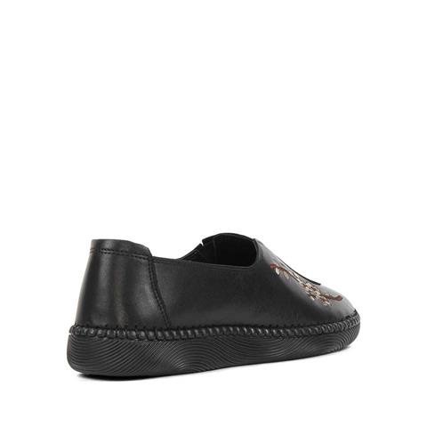 Kadın Siyah Çiçek Detaylı Deri Ayakkabı