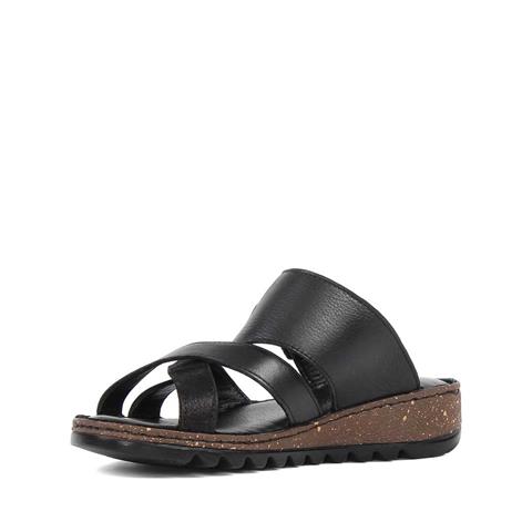 Kadın Siyah Cırtlı Deri Terlik