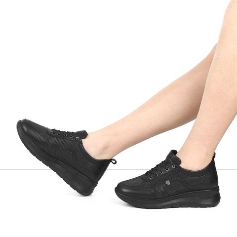 Kadın Siyah Dolgu Topuklu Deri Ayakkabı