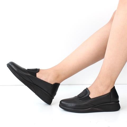 Kadın Siyah Dolgu Topuklu Deri Ayakkabı