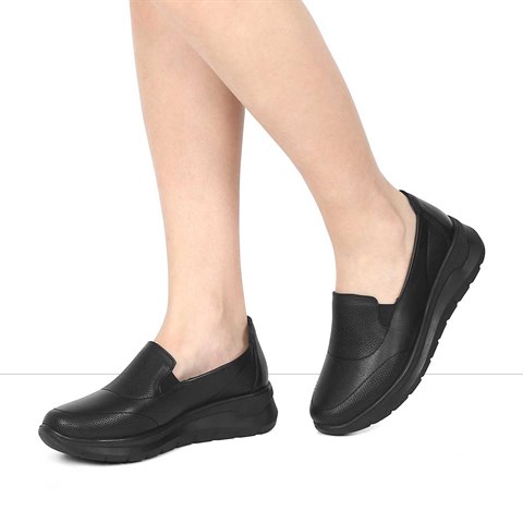 Kadın Siyah Dolgu Topuklu Deri Ayakkabı