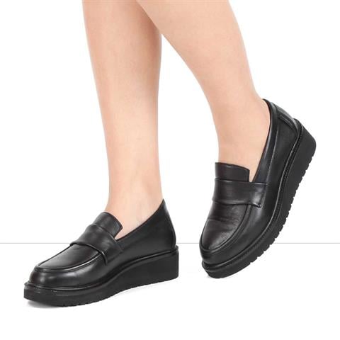 Kadın Siyah Dolgu Topuklu Deri Ayakkabı