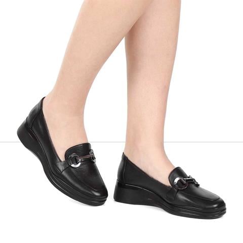 Kadın Siyah Dolgu Topuklu Deri Ayakkabı