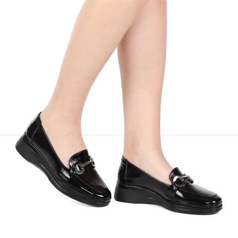 Kadın Siyah Dolgu Topuklu Rugan Deri Ayakkabı