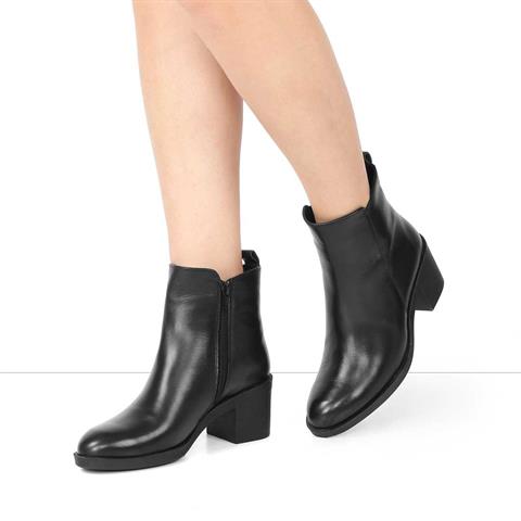Kadın Siyah Fermuarlı Deri Bot