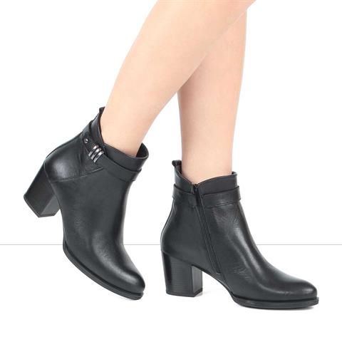 Kadın Siyah Fermuarlı Deri Bot