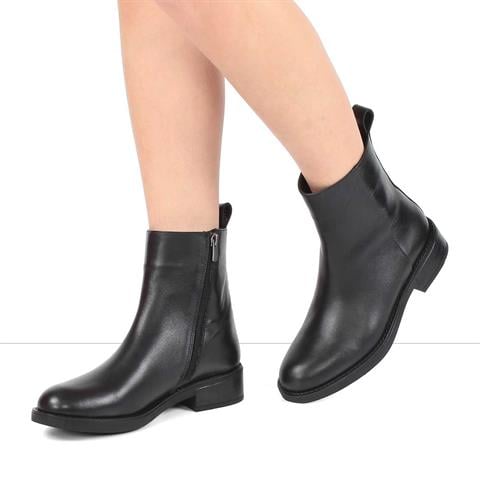 Kadın Siyah Fermuarlı Deri Bot