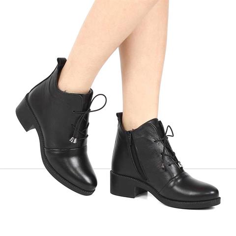 Kadın Siyah Fermuarlı Kalın Tabanlı Deri Bot