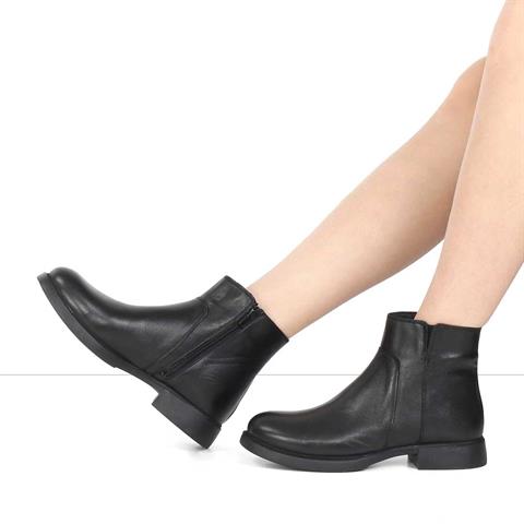 Kadın Siyah Fermuarlı Kalın Topuklu Deri Bot