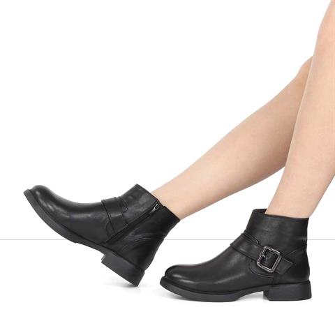 Kadın Siyah Fermuarlı Toka Detaylı Deri Bot