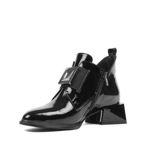 Kadın Siyah Fermuarlı Toka Detaylı Rugan Deri Bot