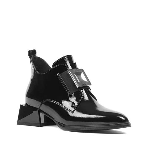 Kadın Siyah Fermuarlı Toka Detaylı Rugan Deri Bot