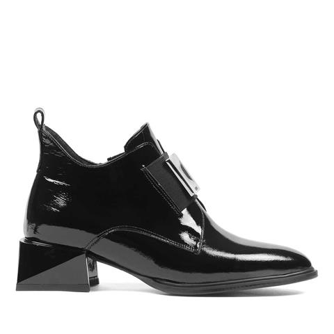 Kadın Siyah Fermuarlı Toka Detaylı Rugan Deri Bot