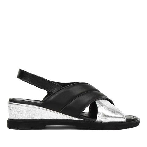Kadın Siyah Gümüş Bilekten Bantlı Deri Sandalet