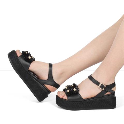 Kadın Siyah Hasır Tabanlı Deri Sandalet