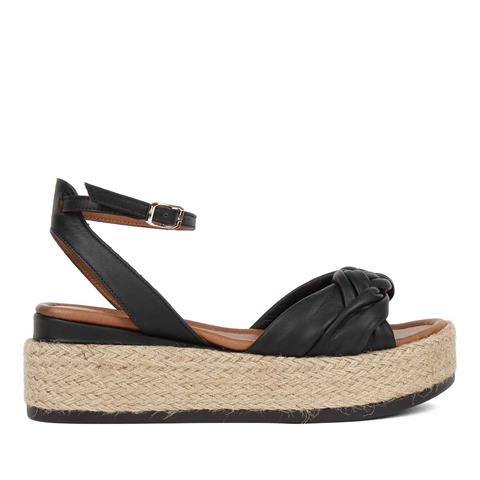Kadın Siyah Hasır Tabanlı Deri Sandalet