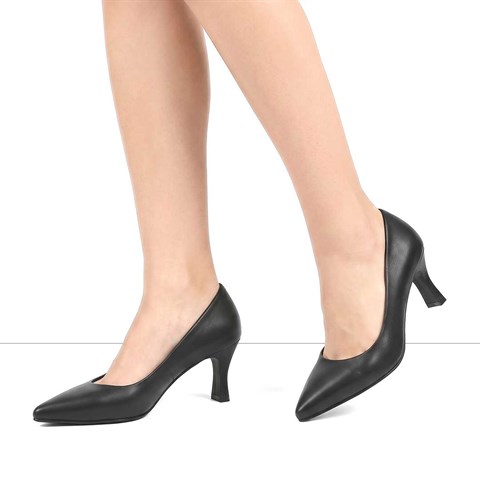 Kadın Siyah İnce Topuklu Deri Stiletto