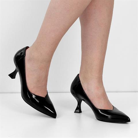Kadın Siyah İnce Topuklu Rugan Deri Stiletto