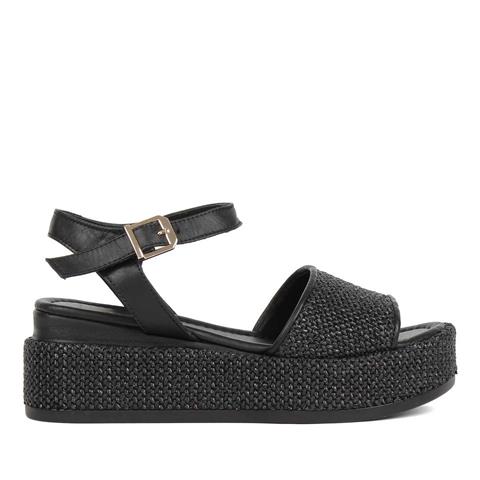 Kadın Siyah Kalın Tabanlı Deri Sandalet