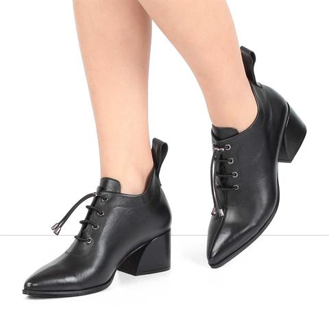 Kadın Siyah Kalın Topuklu Deri Ayakkabı