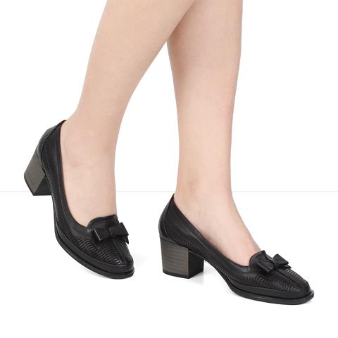 Kadın Siyah Kalın Topuklu Deri Klasik Ayakkabı