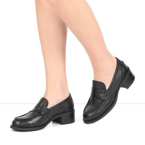 Kadın Siyah Kalın Topuklu Deri Klasik Ayakkabı